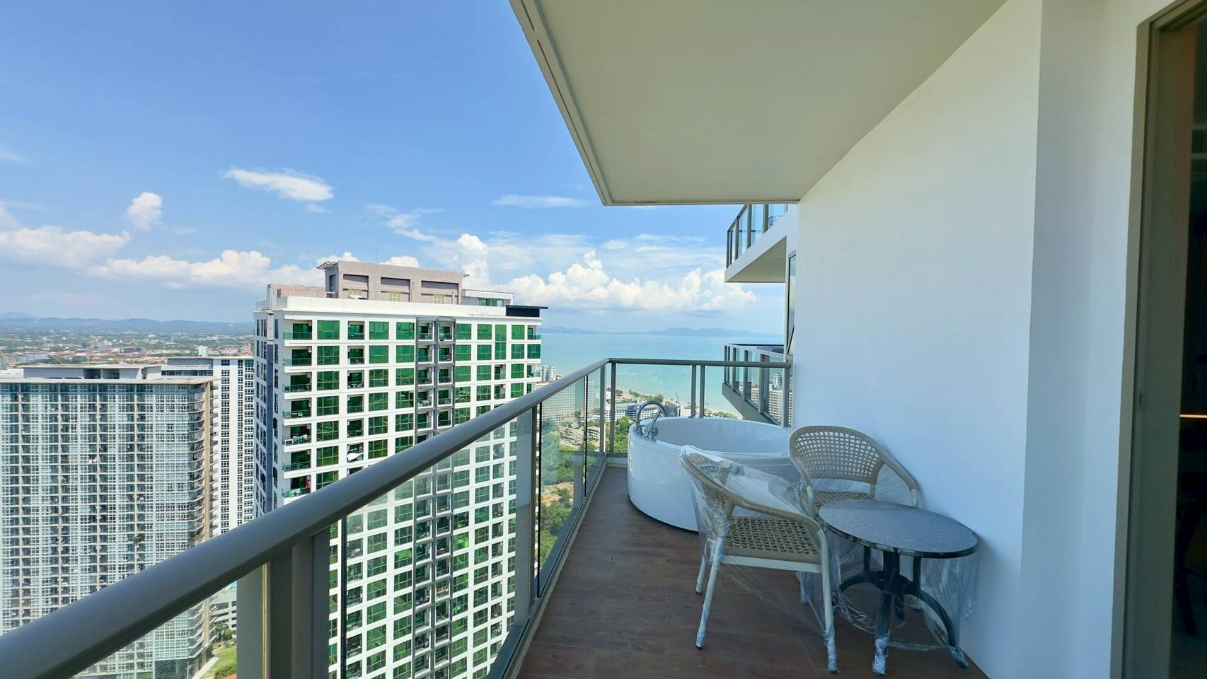 Riviera Ocean Drive Pattaya - Image 19
